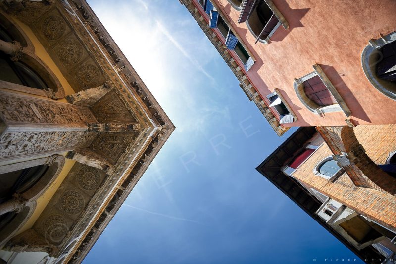 Vue de l'architecture à Florence (Italie) en contre plongée