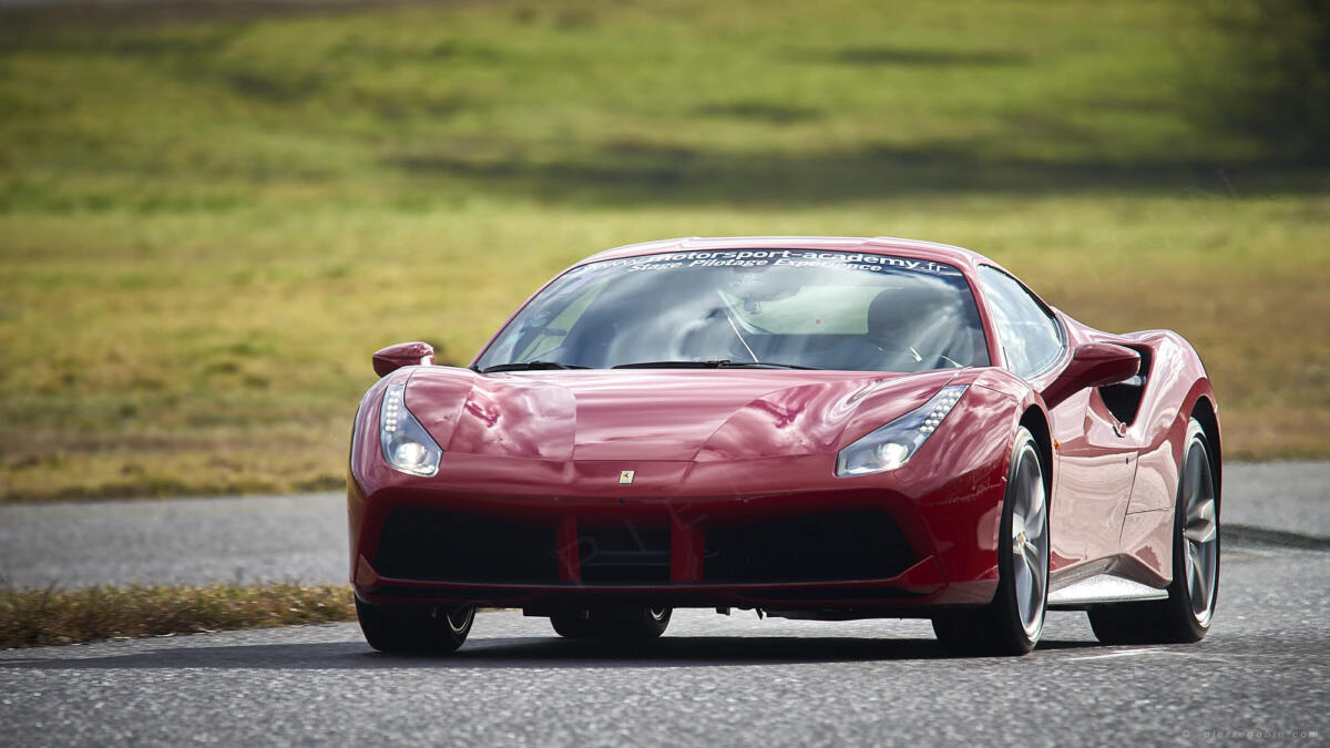 40 Ferrari au circuit de Fay de Bretagne (44) 