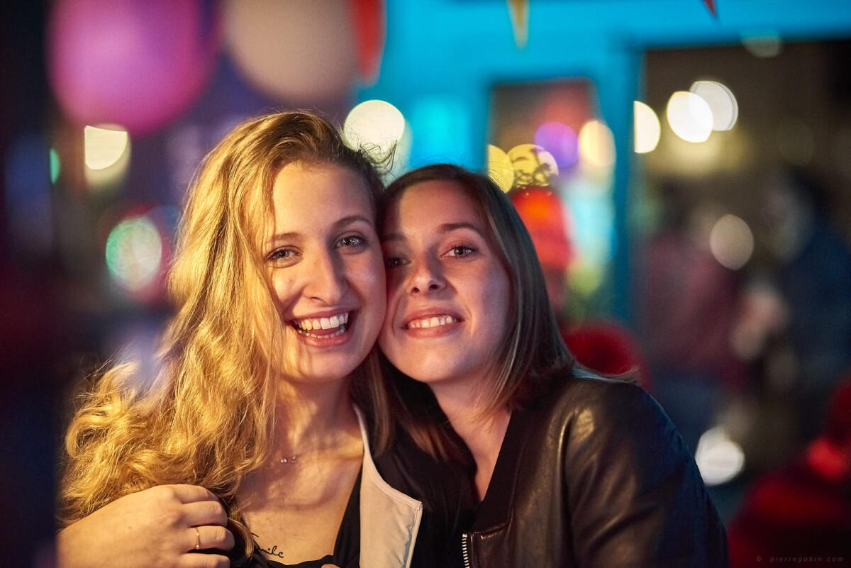 180 C'est la joie au Levrette café    