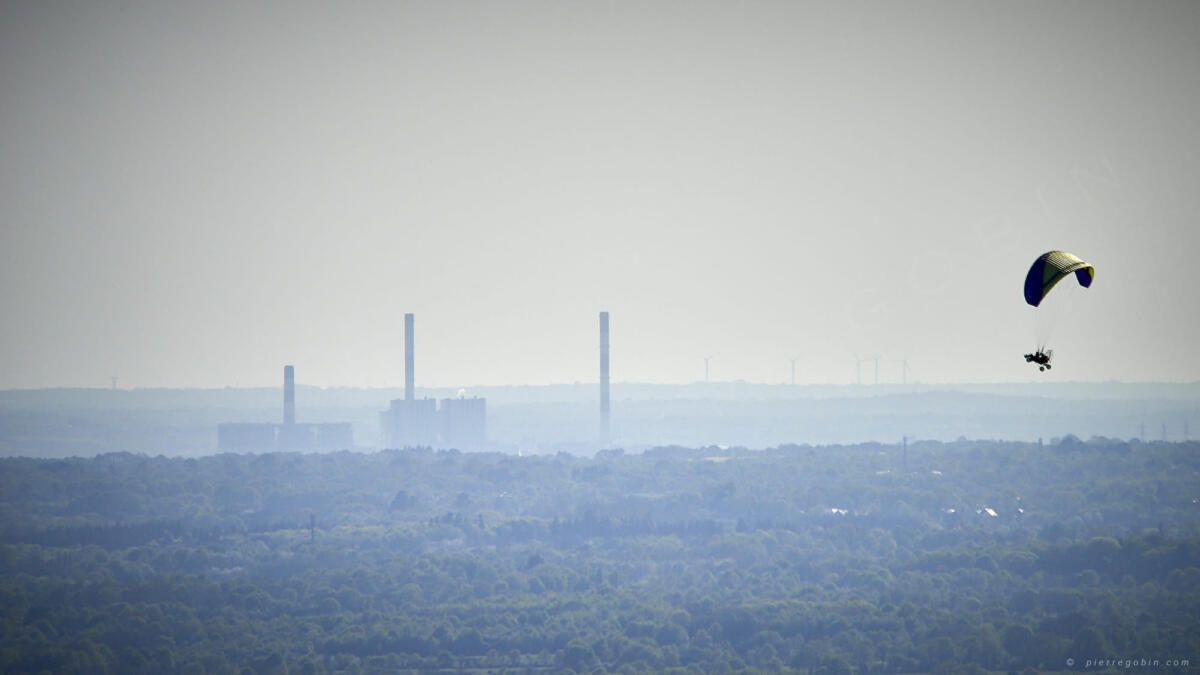 La centrale de Cordemais avec Raphael devant : un  petit air d'ET ?