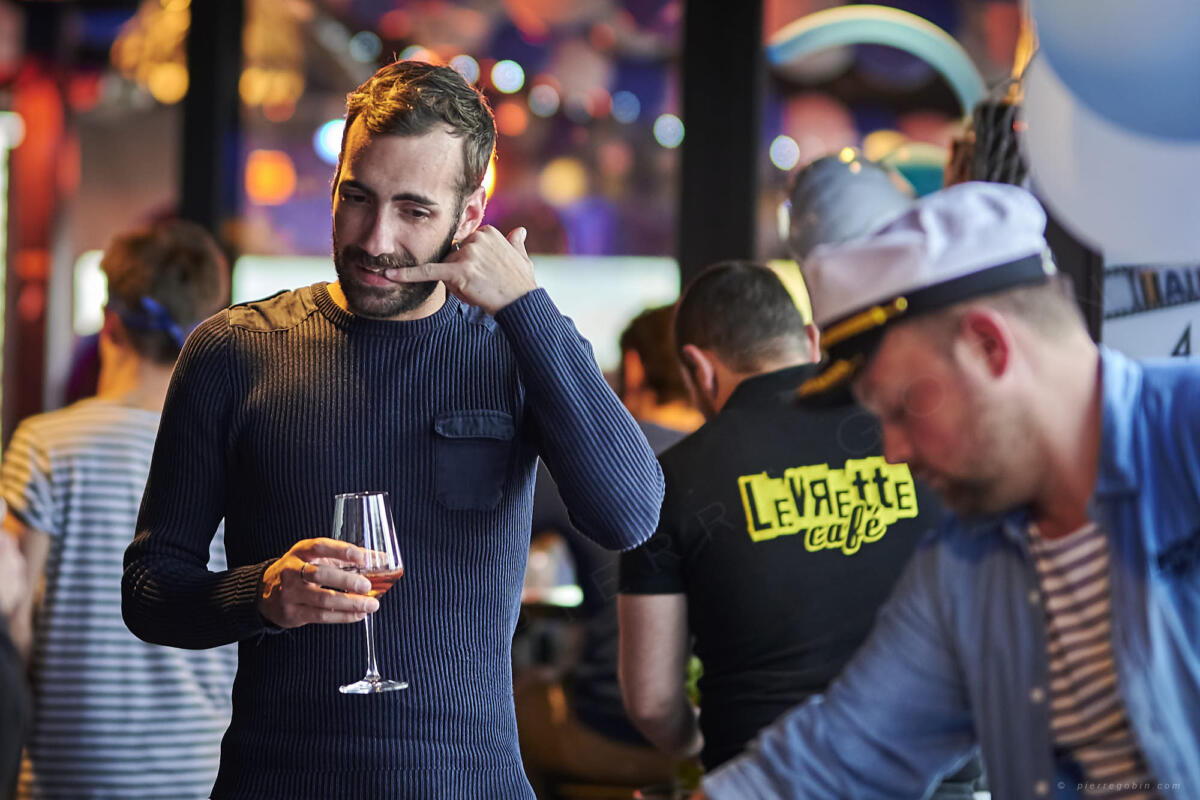 20190405 Levrette Cafe 2 ans 4861  