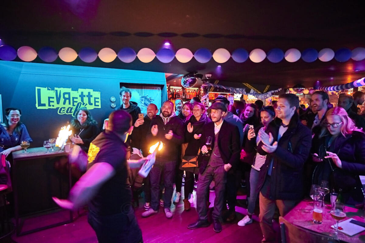 20190405 Levrette Cafe 2 ans 4981  