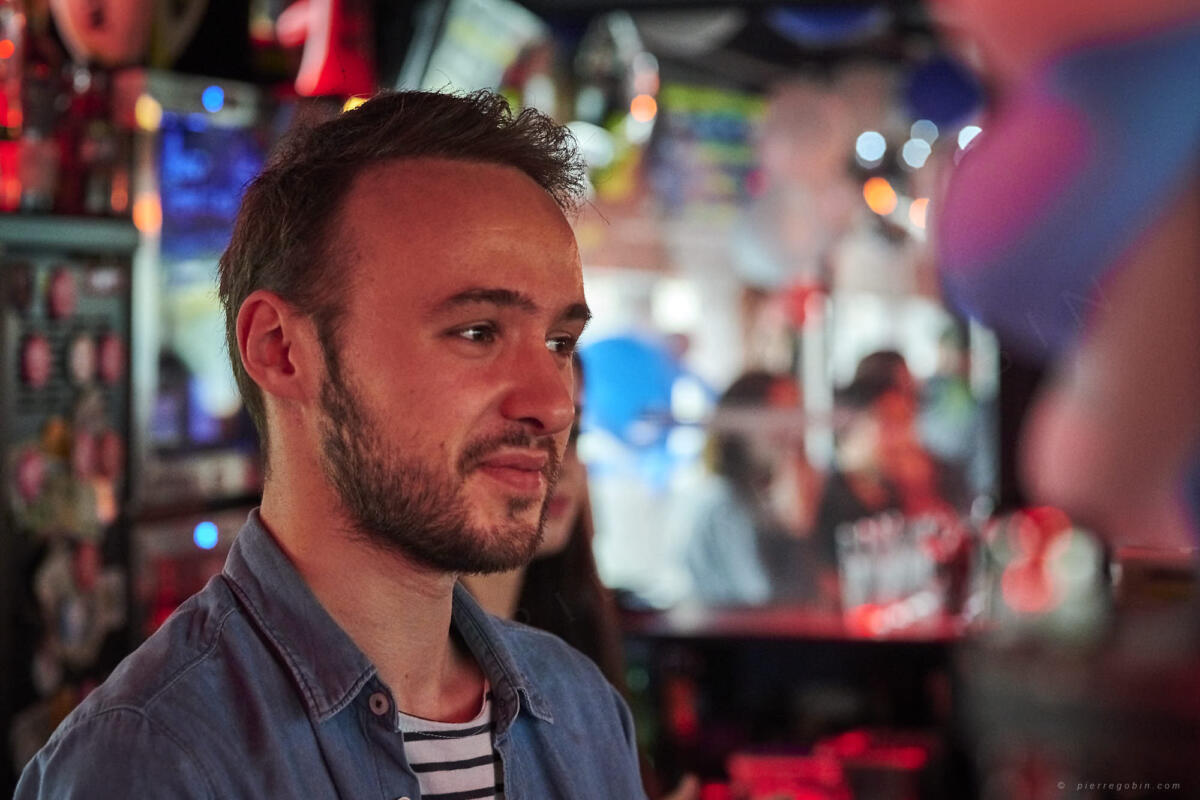 20190405 Levrette Cafe 2 ans 4836    