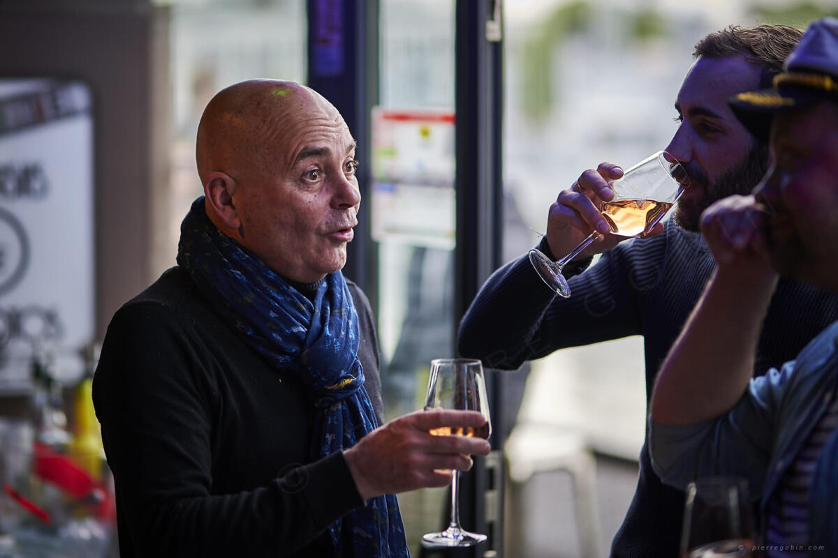 20190405 Levrette Cafe 2 ans 4850    