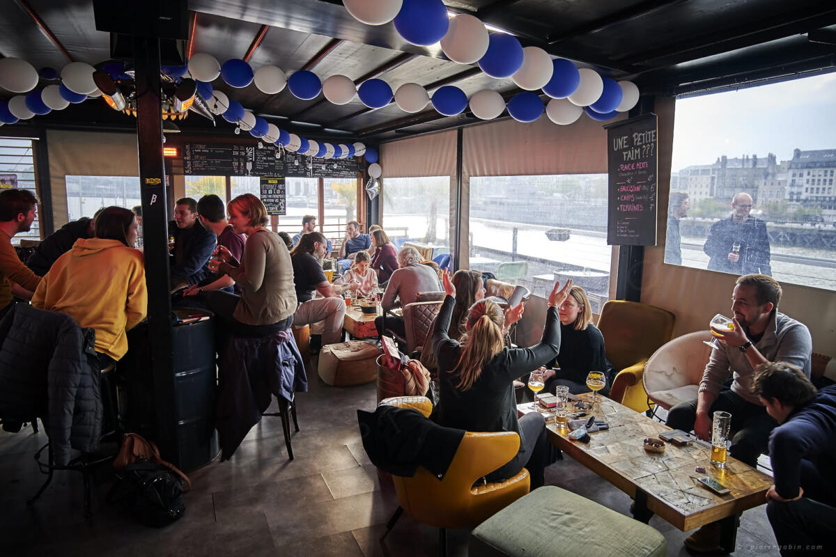 20190406 Levrette Cafe 2 ans 5183    