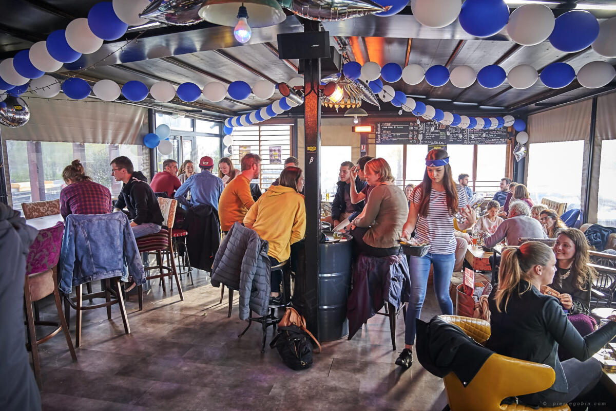 20190406 Levrette Cafe 2 ans 5186    