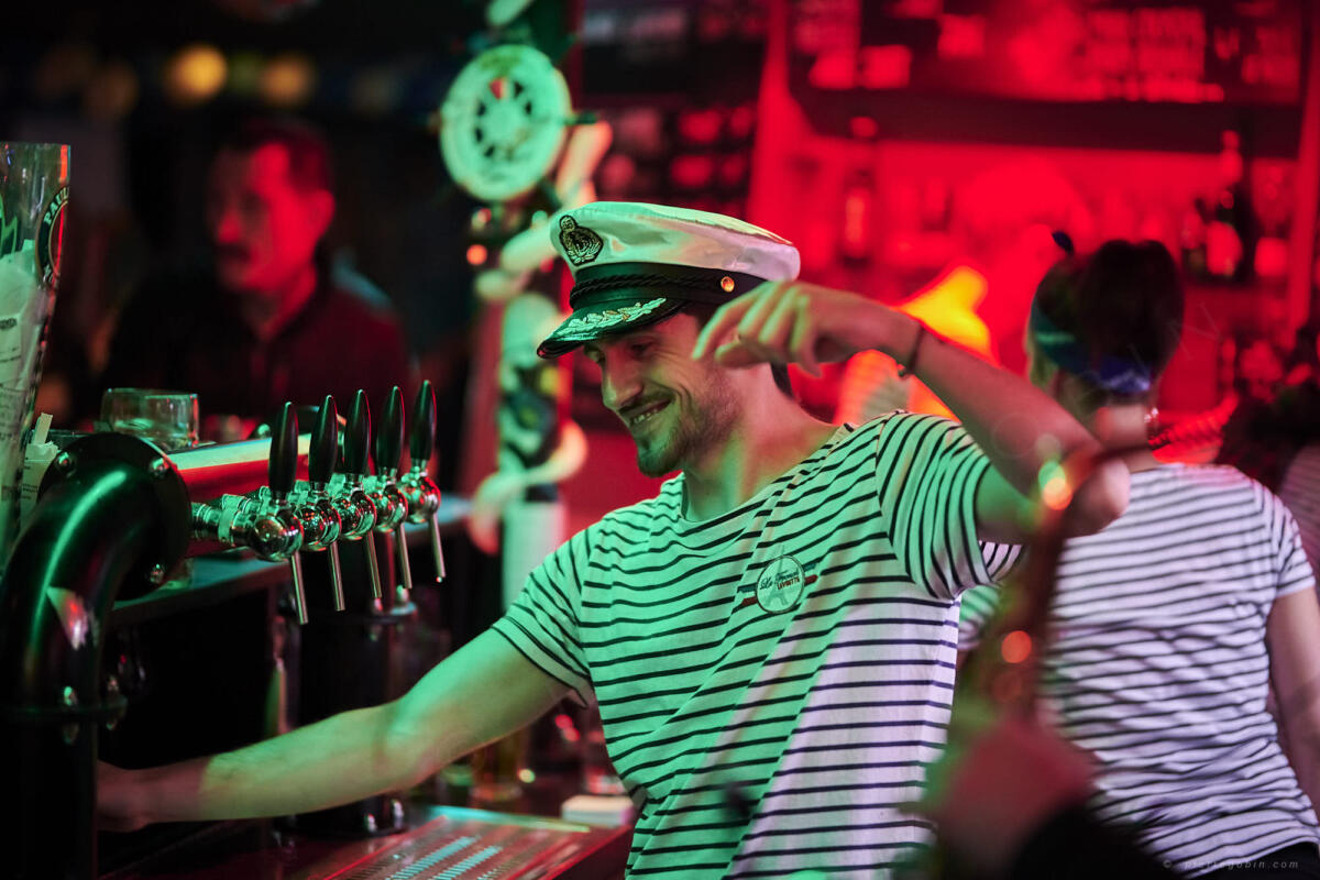 20190406 Levrette Cafe 2 ans 5343    