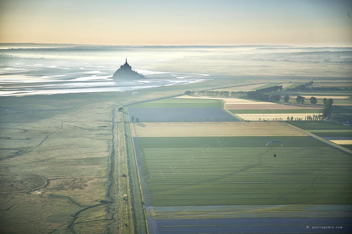 Paramoteur dos au Mont
