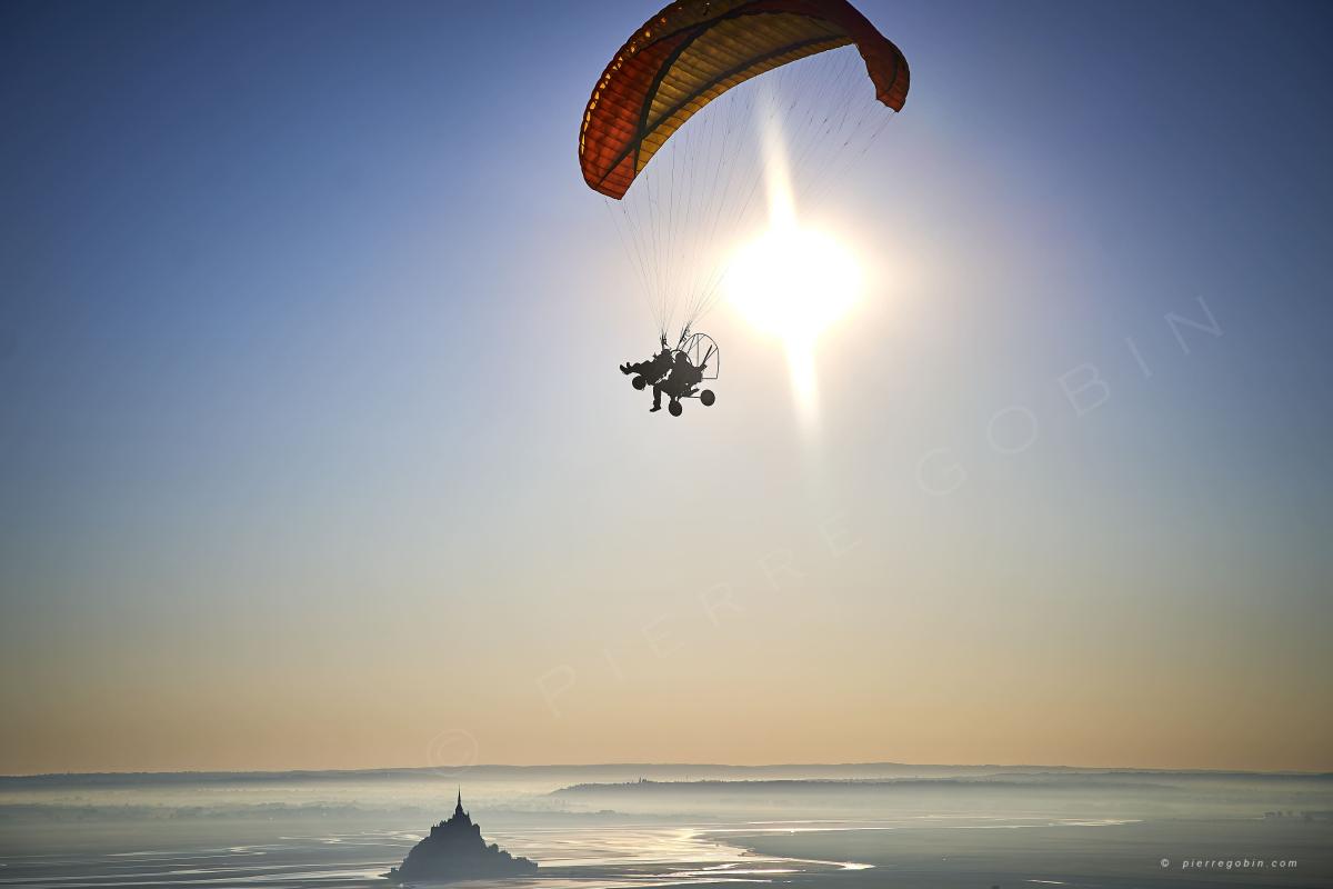 Croisement en l'air d'unchariot bi-place : extra !